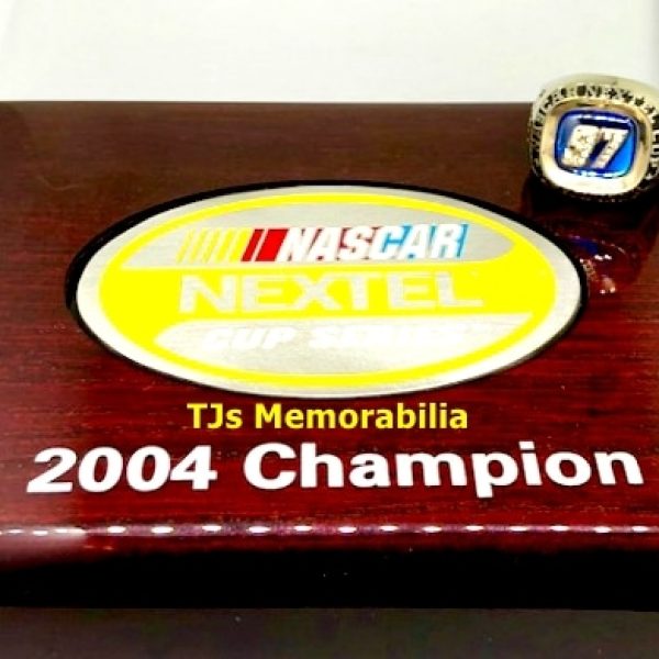 2004 NASCAR NEXTEL CUP SERIES CHAMPIONS CHAMPIONSHIP RING & PRESENTATION BOX