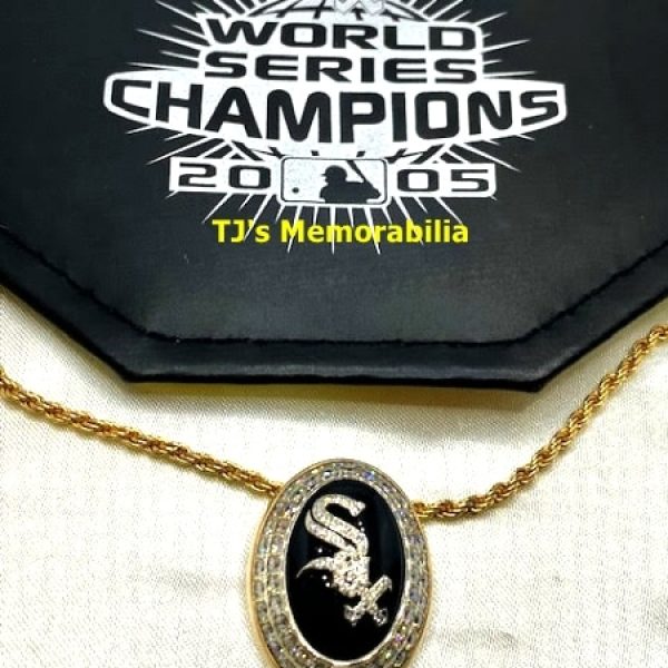 2005 CHICAGO WHITE SOX WORLD SERIES CHAMPIONS CHAMPIONSHIP RING TOP PENDANT