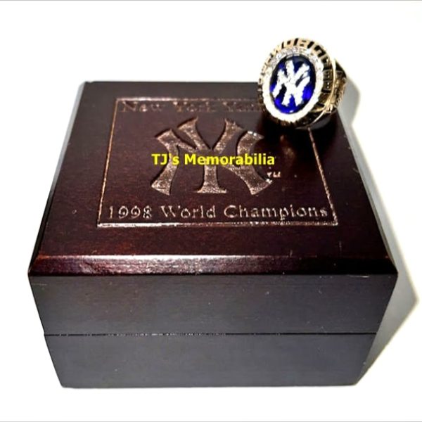 1998 NEW YORK YANKEES WORLD SERIES CHAMPIONSHIP RING AND PRESENTATION BOX